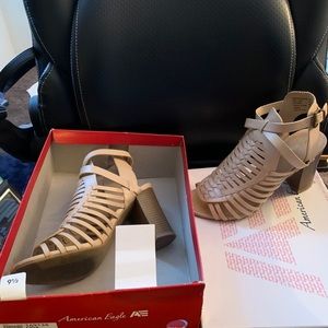 9 1/2 tan ish nude heels